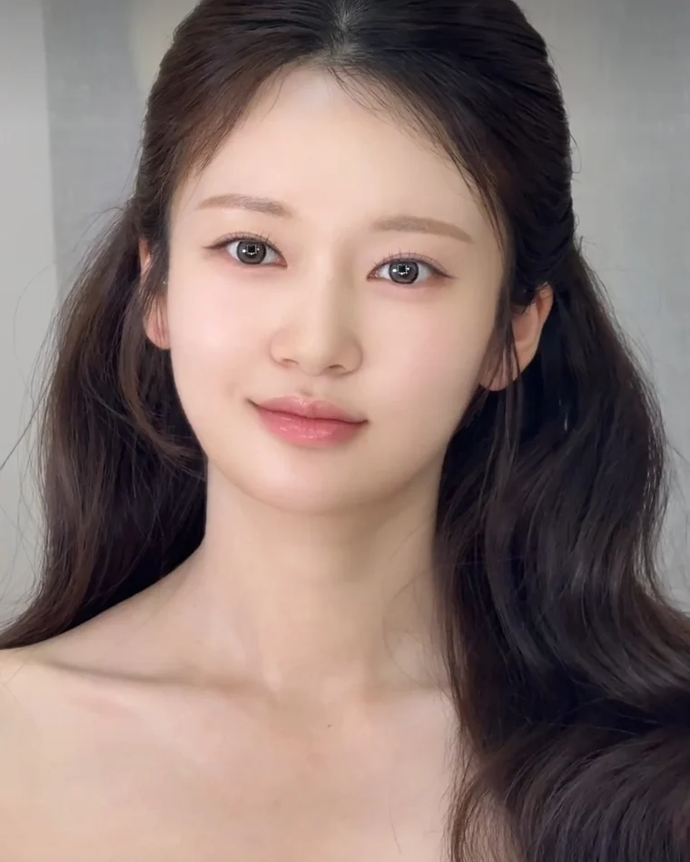 유림 메이크업&헤어 반묶음 헤어